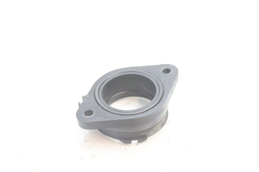 photo de PIPE ADMISSION SUZUKI DR S 600 (1985 - 1989) - Gros plan technique