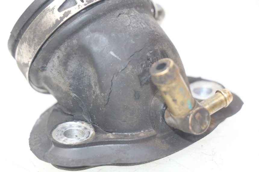 photo de PIPE ADMISSION PIAGGIO FLY 125 (2005 - 2012) - Zoom état d’usage