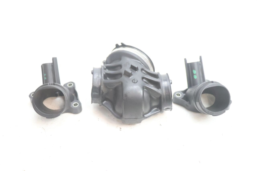 photo de PIPE D'ADMISSION GILERA GP 800 (2007 - 2013) - Détails caractéristiques