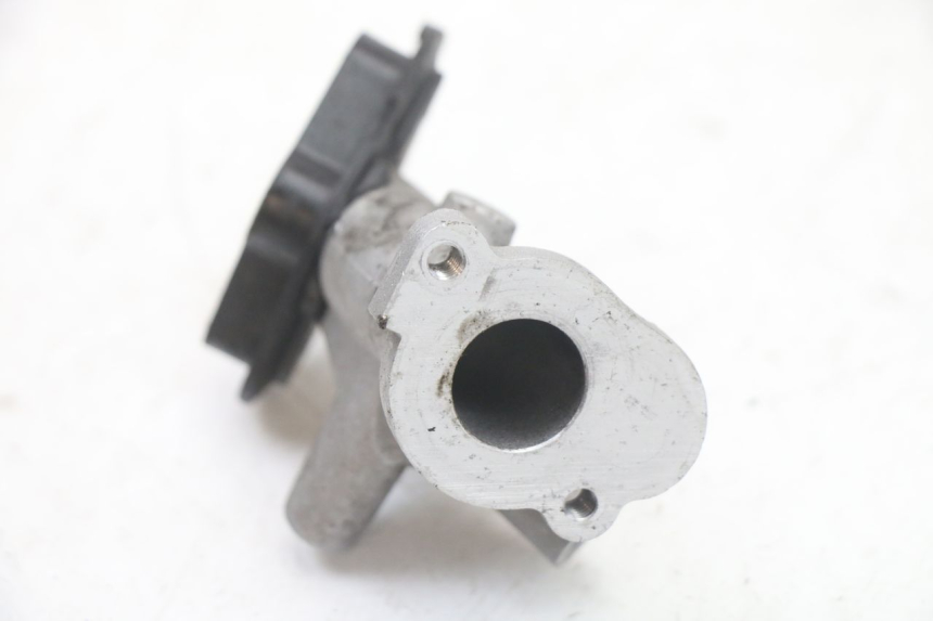 photo de PIPE D'ADMISSION PEUGEOT KISBEE 4T 50 (2018 - 2022) - Vue d’ensemble