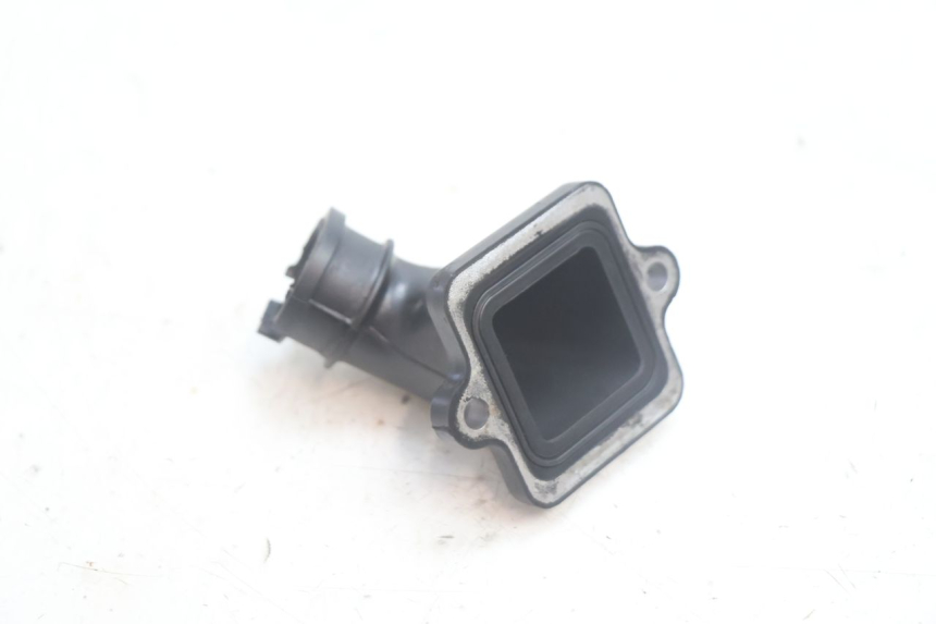 photo de PIPE D'ADMISSION PEUGEOT LUDIX 50 (2005 - 2007) - Autre angle de vue
