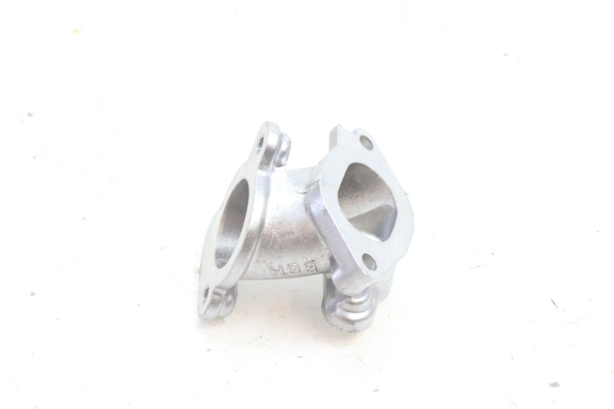 photo de PIPE ADMISSION YAMAHA N-MAX NMAX 125 (2021 - 2024) - Autre angle de vue