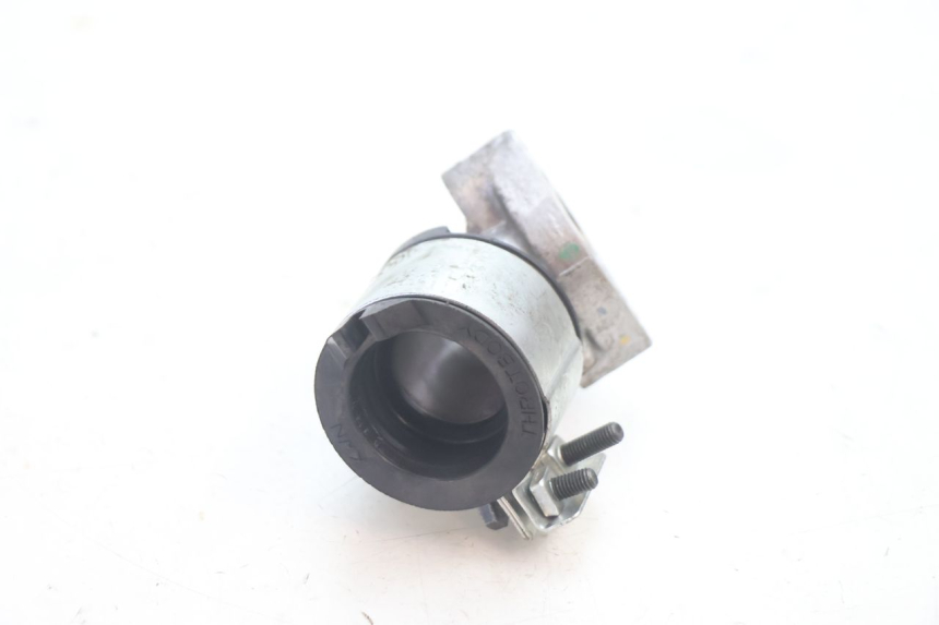 photo de PIPE D'ADMISSION HONDA PCX (JF28) 125 (2009 - 2011) - Gros plan technique