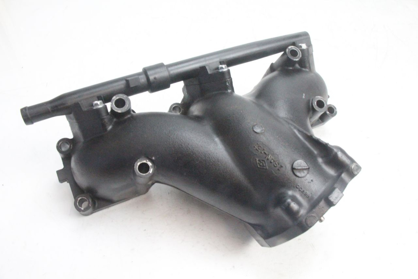 photo de PIPE ADMISSION YAMAHA WAVE RUNNER GP R 1200 (2000 - 2003) - Vue principale