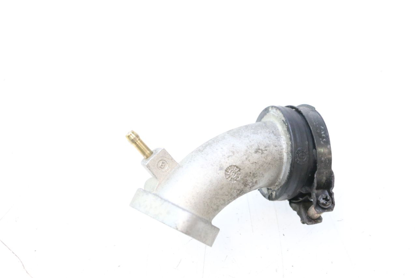 photo de PIPE D'ADMISSION YAMAHA YP MAJESTY 125 (1998 - 2001) - Vue principale