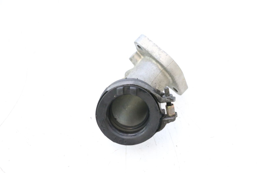 photo de PIPE D'ADMISSION YAMAHA YP MAJESTY 125 (1998 - 2001) - Autre angle de vue