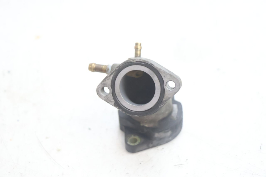 photo de PIPE D'ADMISSION YAMAHA YP MAJESTY 125 (2002 - 2006) - Zoom état d’usage