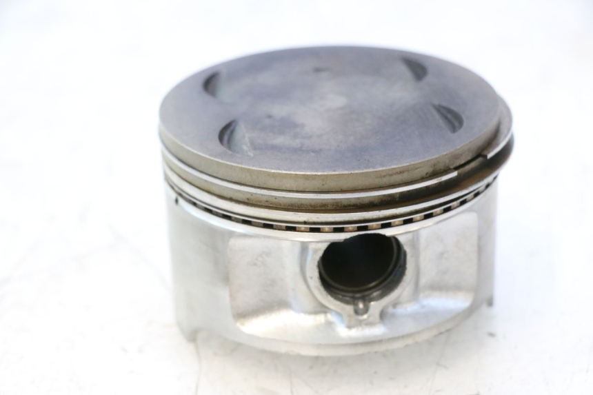 photo de PISTON SUZUKI DR S 600 (1985 - 1989) - Zoom état d’usage