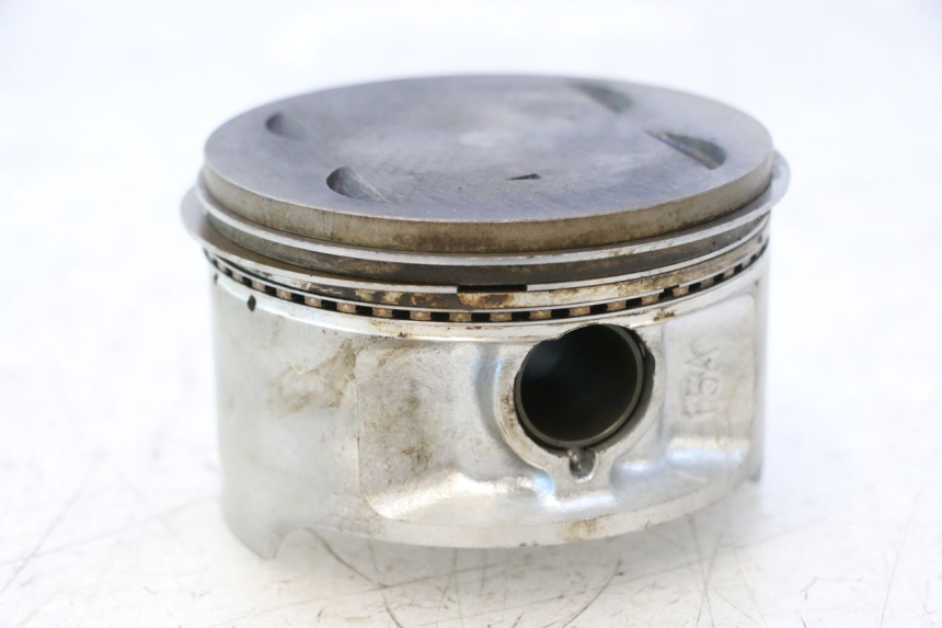 photo de PISTON SUZUKI DR S 600 (1985 - 1989) - Autre angle de vue