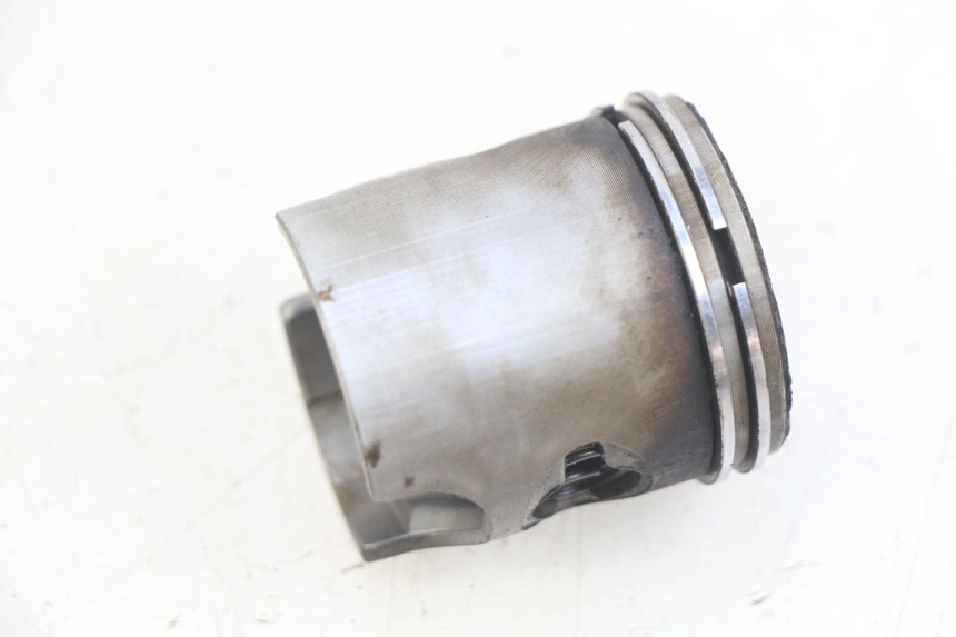 photo de PISTON PEUGEOT TKR TREKKER FURIOUS 50 (2005 - 2014) - Autre angle de vue