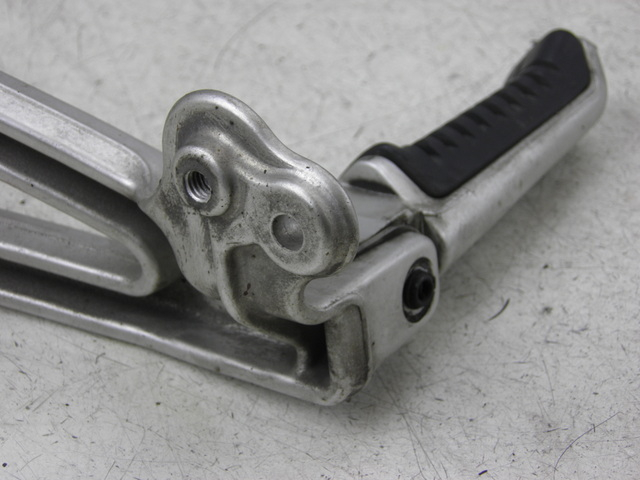 photo de PLATINE CALE PIED ARRIERE DROIT DUCATI ST3 ABS 992 (2006 - 2007)