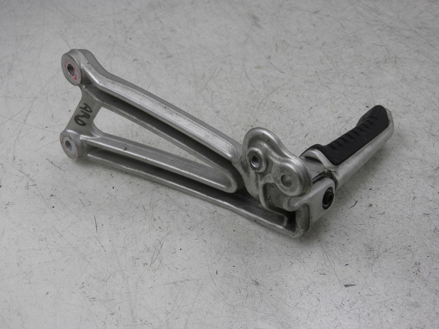 photo de PLATINE CALE PIED ARRIERE DROIT DUCATI ST3 ABS 992 (2006 - 2007)