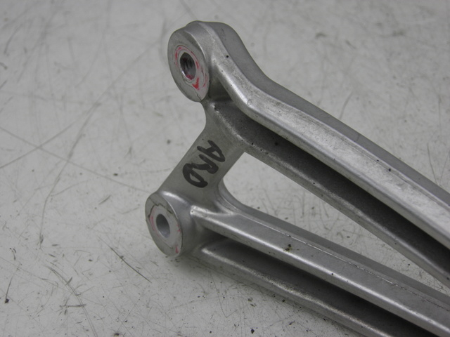 photo de PLATINE CALE PIED ARRIERE DROIT DUCATI ST3 ABS 992 (2006 - 2007)