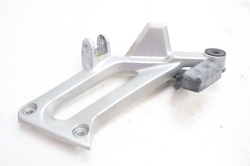 photo de PLATINE CALE PIED ARRIERE DROIT YAMAHA FJR 1300 (2001 - 2005) - Zoom état d’usage