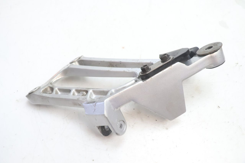 photo de PLATINE CALE PIED ARRIERE DROIT YAMAHA FJR 1300 (2001 - 2005) - Autre angle de vue