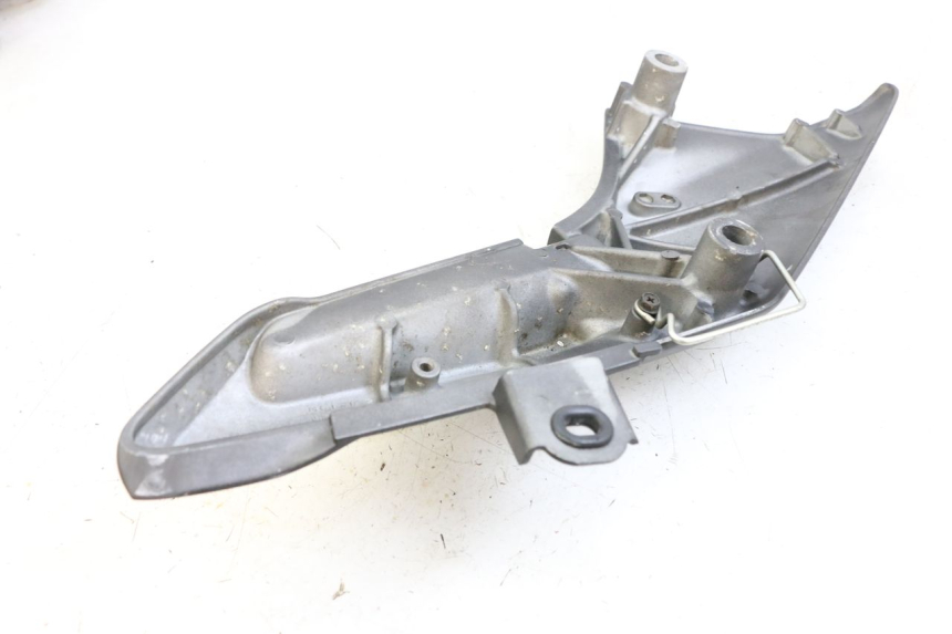 photo de PLATINE CALE PIED ARRIERE DROIT HONDA FJS SILVER WING SILVERWING 400 (2005 - 2008)