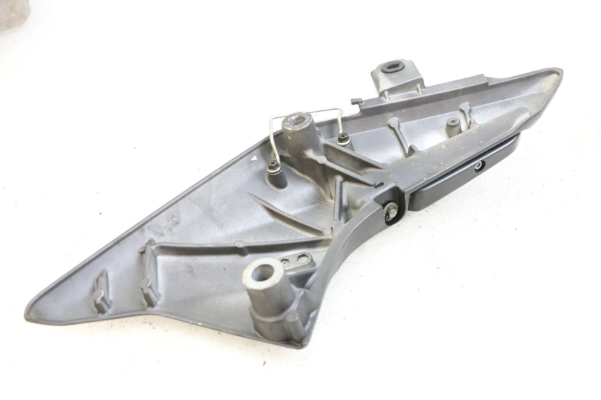 photo de PLATINE CALE PIED ARRIERE DROIT HONDA FJS SILVER WING SILVERWING 400 (2005 - 2008)