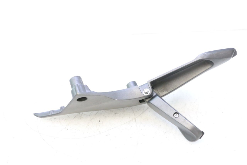 photo de PLATINE CALE PIED ARRIERE DROIT HONDA FJS SILVER WING SILVERWING 400 (2005 - 2008) - Gros plan technique