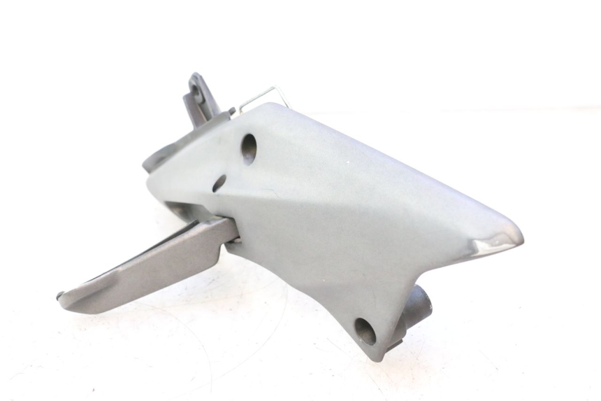photo de PLATINE CALE PIED ARRIERE DROIT HONDA FJS SILVER WING SILVERWING 400 (2005 - 2008) - Points de fixation