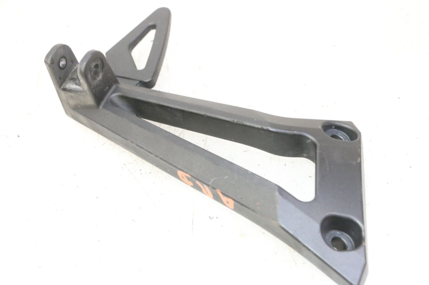 photo de PLATINE CALE PIED ARRIERE DROIT YAMAHA FZ6 FAZER S2 600 (2007 - 2011)