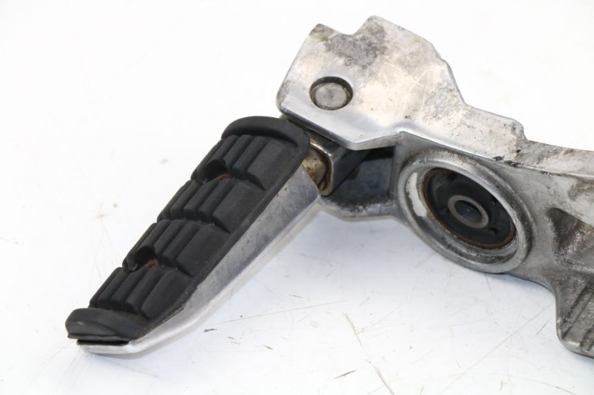 photo de PLATINE CALE PIED ARRIERE DROIT YAMAHA FZX FAZER 750 (1987 - 1998) - Détail de la pièce