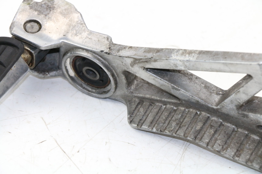 photo de PLATINE CALE PIED ARRIERE DROIT YAMAHA FZX FAZER 750 (1987 - 1998) - Inspection visuelle