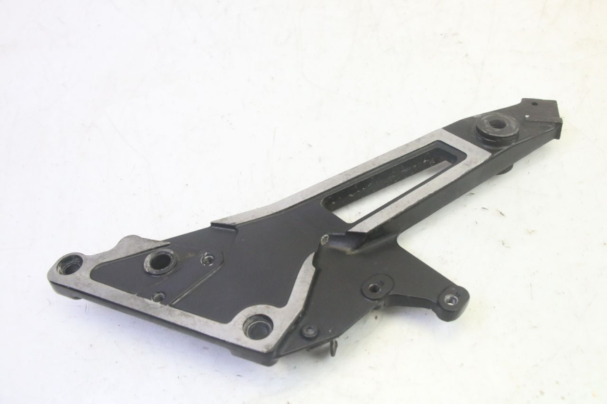 photo de PLATINE CALE PIED ARRIERE DROIT KAWASAKI GPZ RX 1000 (1986 - 1988) - Autre angle de vue