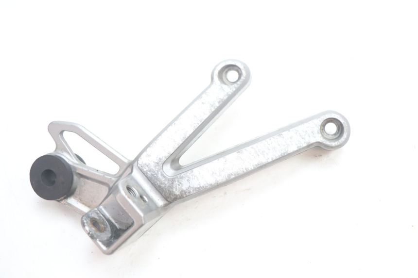 photo de PLATINE CALE PIED ARRIERE DROIT SUZUKI GSF N BANDIT 1200 (2001 - 2005) - Vue principale