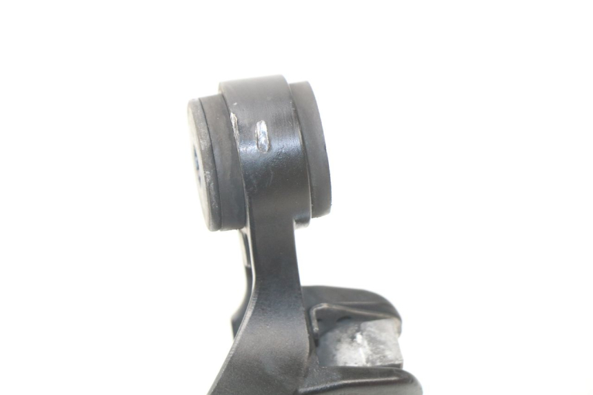 photo de PLATINE CALE PIED ARRIERE DROIT SUZUKI GSX-R GSXR 750 (2011 - 2016)