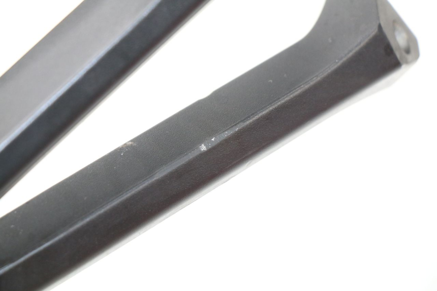 photo de PLATINE CALE PIED ARRIERE DROIT SUZUKI GSX-R GSXR 750 (2011 - 2016)