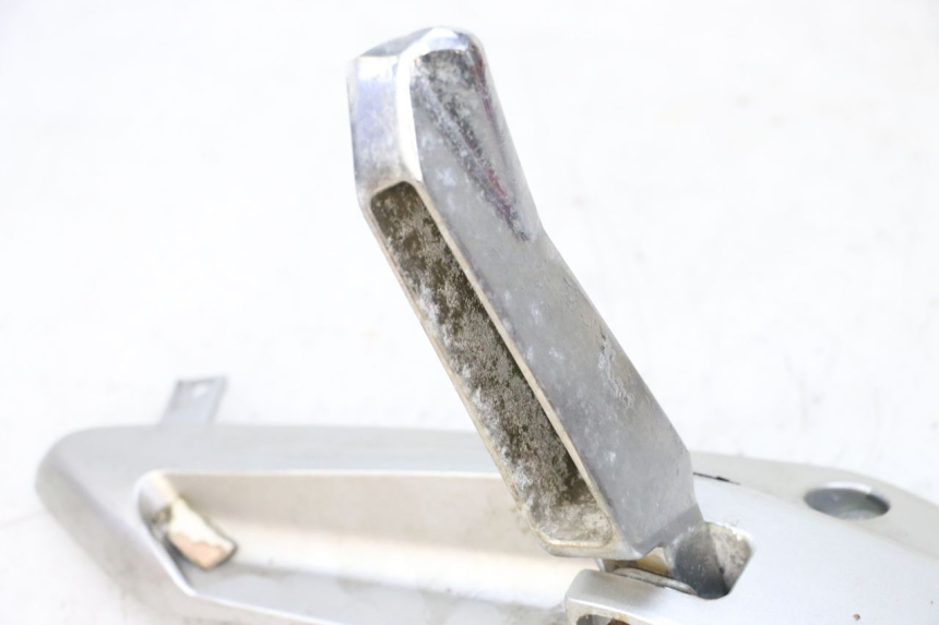 photo de PLATINE CALE PIED ARRIERE DROIT JM MOTORS GTS 125 (2015 - 2019) - Zoom état d’usage