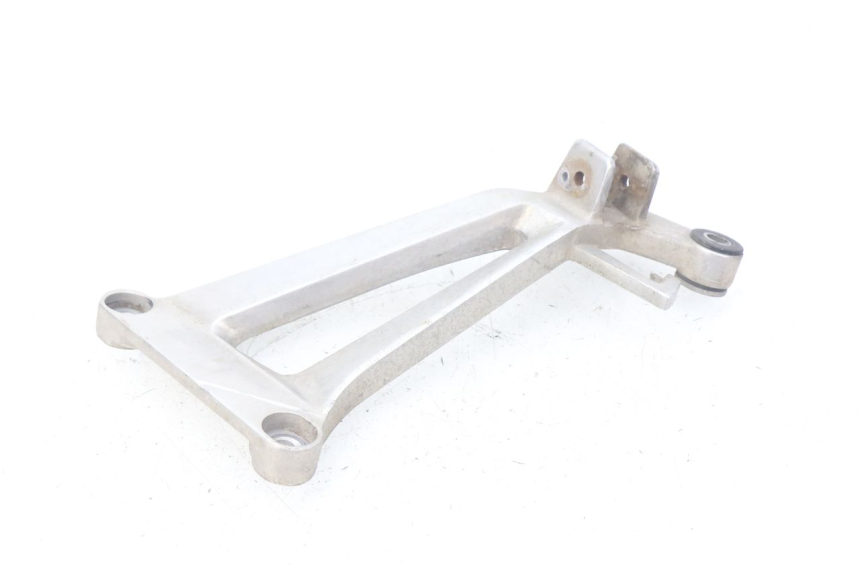 photo de PLATINE CALE PIED ARRIERE DROIT HONDA CBR R 125 (2003 - 2006)
