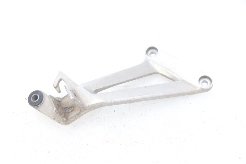 photo de PLATINE CALE PIED ARRIERE DROIT HONDA CBR R 125 (2003 - 2006)