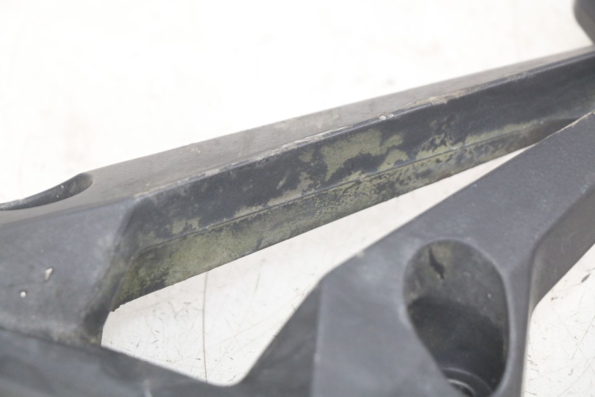 photo de PLATINE CALE PIED ARRIERE DROIT KAWASAKI Z 750 (2007 - 2013)