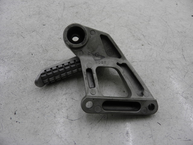 photo de PLATINE CALE PIED ARRIERE DROIT KAWASAKI ZZR 600 (1995 - 2004)