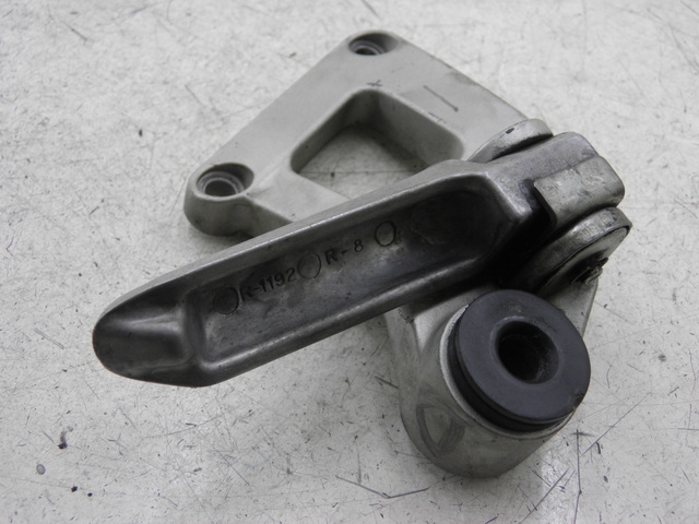 photo de PLATINE CALE PIED ARRIERE DROIT KAWASAKI ZZR 600 (1995 - 2004)