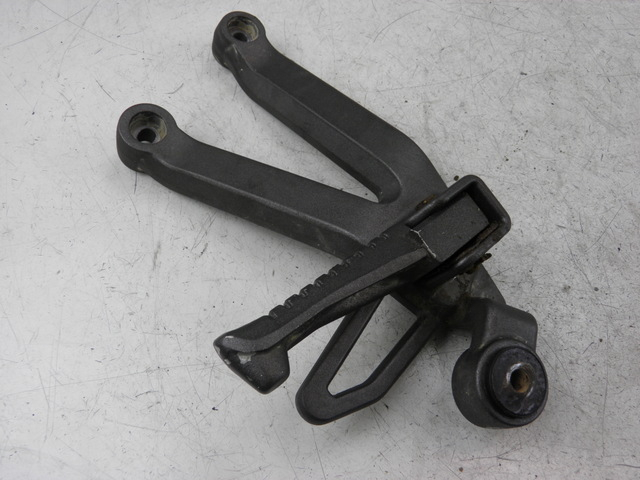 photo de PLATINE CALE PIED ARRIERE DROIT KYMCO QUANNON 125 (2007 - 2014)
