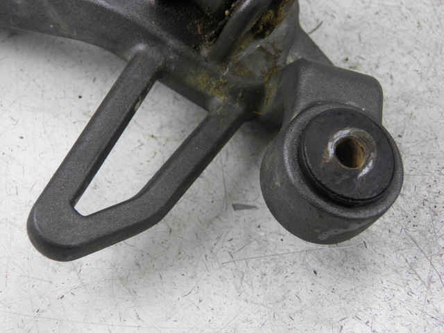 photo de PLATINE CALE PIED ARRIERE DROIT KYMCO QUANNON 125 (2007 - 2014)