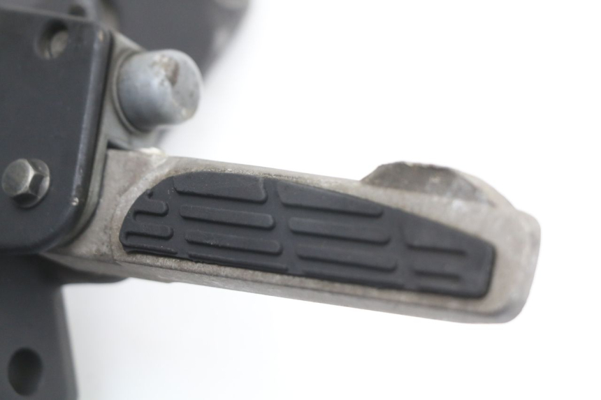 photo de PLATINE CALE PIED ARRIERE DROIT KYMCO SUPER 8 4T 50 (2021 - 2024)