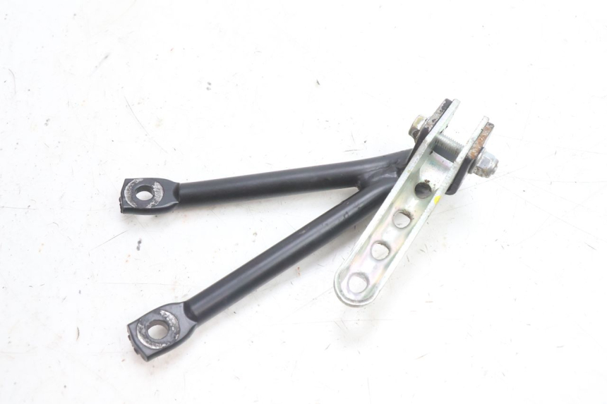 photo de PLATINE CALE PIED ARRIERE DROIT RIEJU MRT PRO SUPERMOTARD 50 (2007 - 2018) - Autre angle de vue