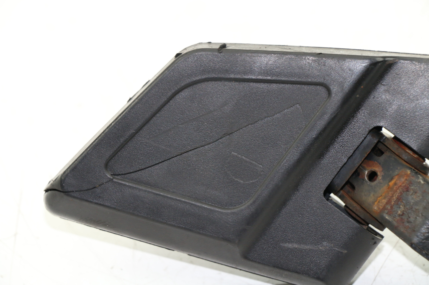 photo de PLATINE CALE PIED ARRIERE DROIT KYMCO PEOPLE S 125 (2000 - 2008)