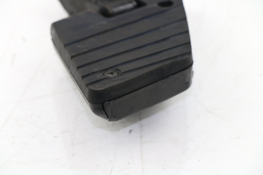 photo de PLATINE CALE PIED ARRIERE DROIT KYMCO PEOPLE S 125 (2000 - 2008)