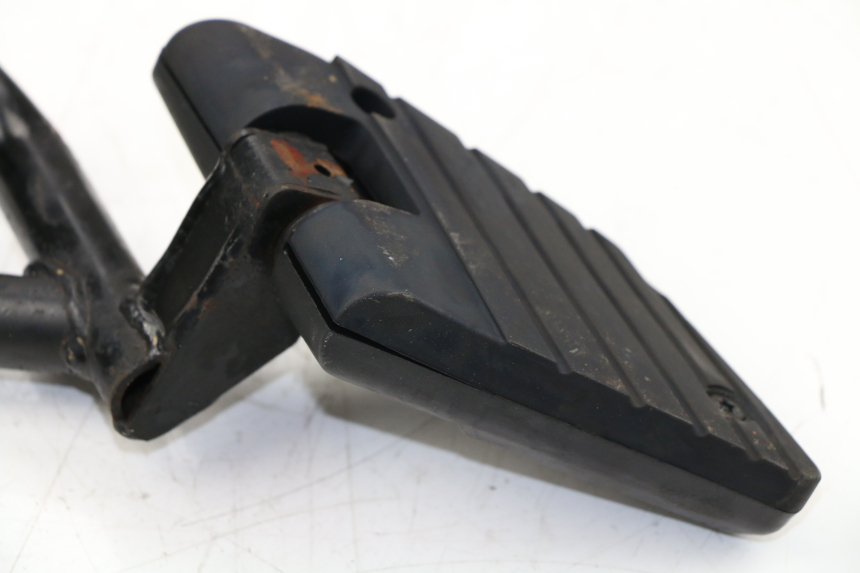 photo de PLATINE CALE PIED ARRIERE DROIT KYMCO PEOPLE S 125 (2000 - 2008)