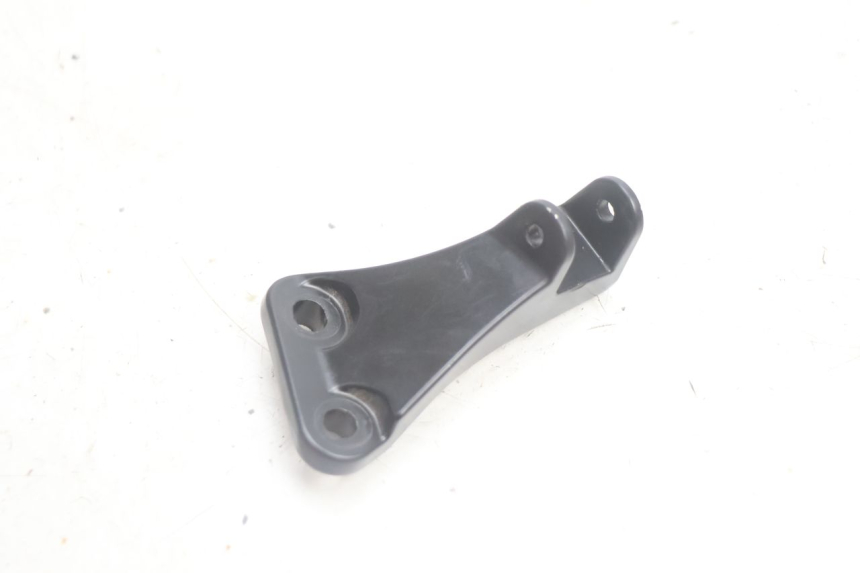 photo de PLATINE CALE PIED ARRIERE DROIT JM MOTORS R-MAX TECH 50 (2024 - 2026) - Détail de la pièce