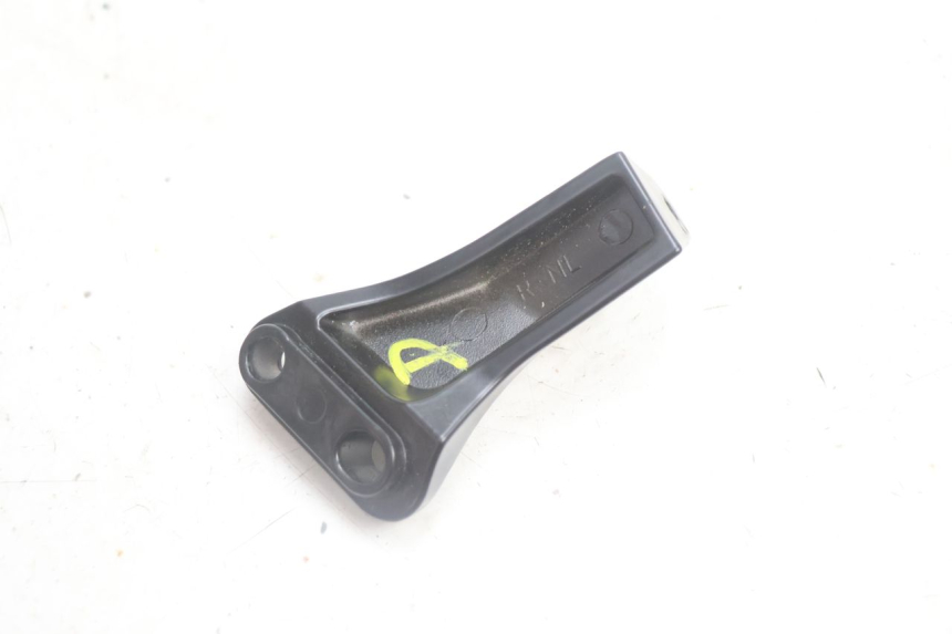 photo de PLATINE CALE PIED ARRIERE DROIT JM MOTORS R-MAX TECH 50 (2024 - 2026) - Autre angle de vue