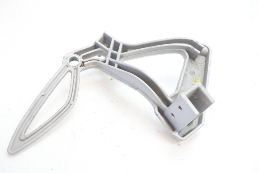 photo de PLATINE CALE PIED ARRIERE DROIT CAN-AM SPYDER RS 1000 (2008 - 2012) - Vue d’ensemble