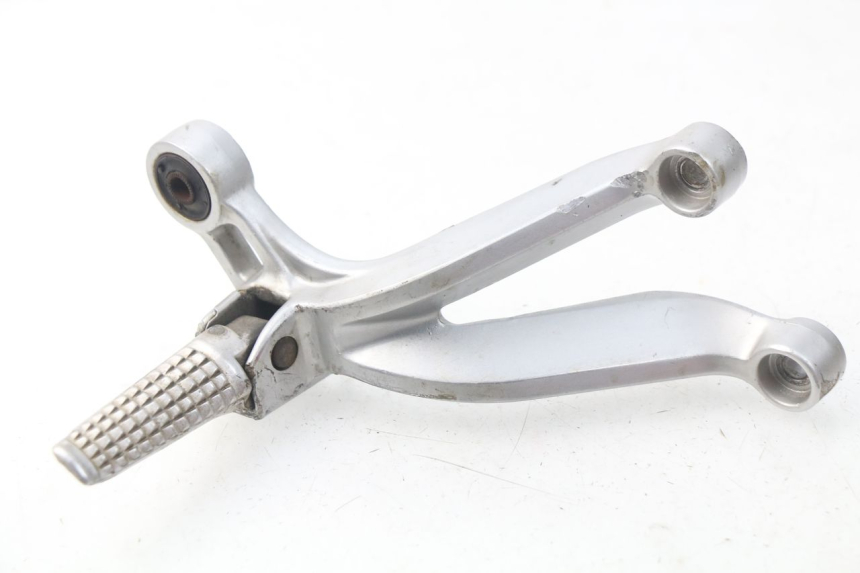 photo de PLATINE CALE PIED ARRIERE DROIT SUZUKI GSX-R GSXR 600 (2001 - 2003)