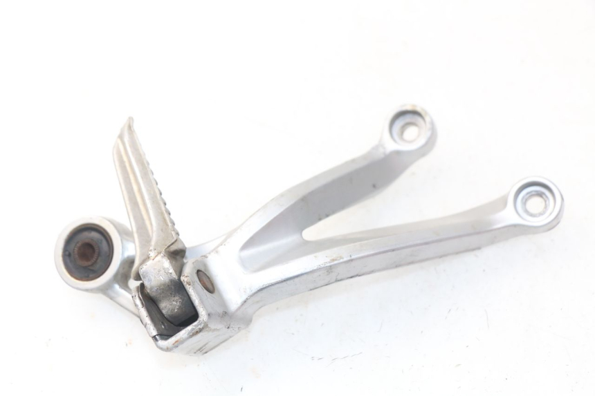 photo de PLATINE CALE PIED ARRIERE DROIT SUZUKI GSX-R GSXR 600 (2001 - 2003)