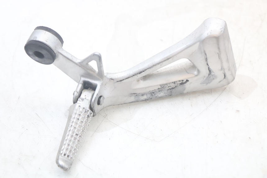 photo de PLATINE CALE PIED ARRIERE DROIT SUZUKI SV N 650 (1999 - 2002)
