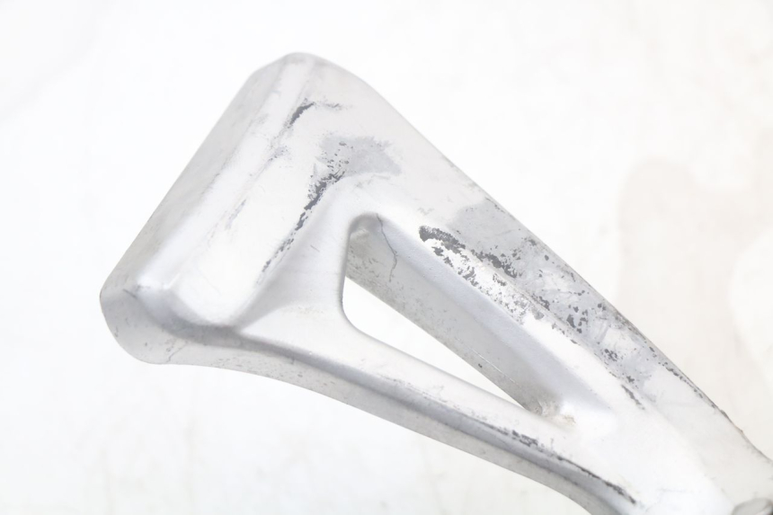 photo de PLATINE CALE PIED ARRIERE DROIT SUZUKI SV N 650 (1999 - 2002)